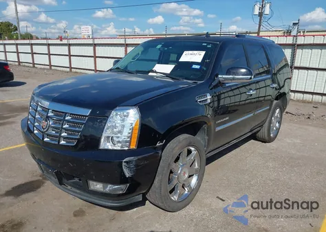2013 Cadillac Escalade Luxury z USA, uszkodzony, nr VIN 1GYS3BEFXDR276514